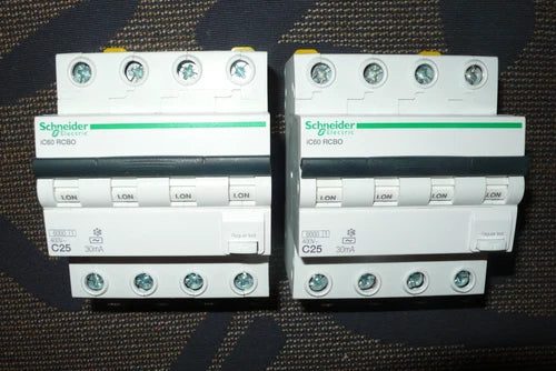 DISJONCTEUR DIFERENTIEL 4POLE 25A 30mA AC, A9D57425 SCHNEIDER ELECTRIC 25AMPERE