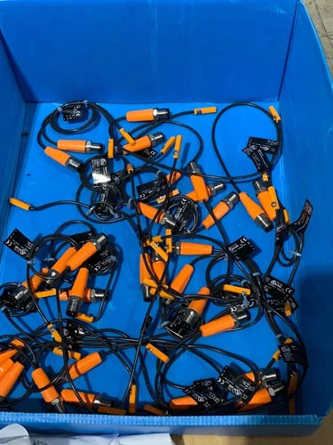 2 x   IFM  electronic MK5111 - MKT3028BBPKG/G/0,3M/-H/US EFECTOR   MAGNETIC