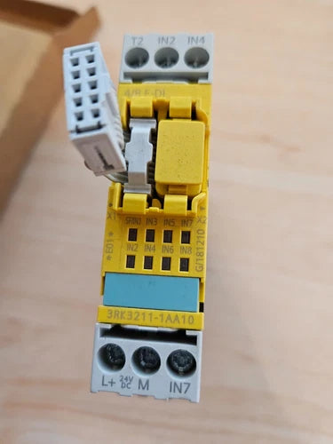 Siemens 3RK3211-1AA10 NEW