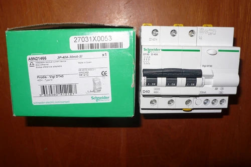 DISJONCTEUR TRIPHASE DIFFERENTIEL A9N21466 SCHNEIDER 40AMPERE 30mA, COURBE D, SI