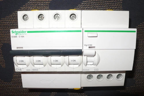 DISJONCTEUR A9F77416 DIFFERENTIEL A9Q14425 TETRA 16A 300mA SCHNEIDER ELECTRIC 4P