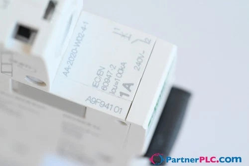 Schneider Electric A9F94101 novo sem caixa