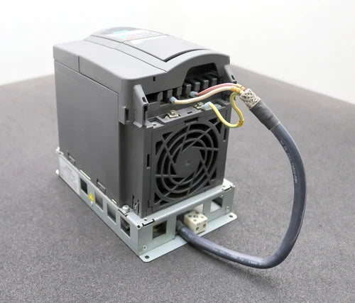 Siemens frequency inverter 1.1kW Micromaster 440 6SE6440-2AB21-1BA1 + keyboard module