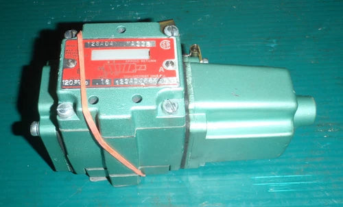 ** NEW NO BOX **  NUMATICS SOLENOID VALVE_12SAD4 KA11B_12SAD4KA11B_with Gasket
