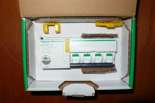 Disjoncteur t¨¦l¨¦command¨¦ 4p?le 25A SCHNEIDER ELECTRIC A9C62425 REFLEX 25AMPERES