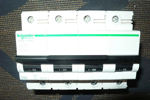 DISJONCTEUR 80A 4POLES A9N18523 SCHNEIDER ELECTRIC 80AMPERES 6MODULE 15KA TETRA.