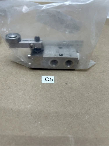 (1) Mecman R404059088 343/5 Viton Acid Proof Steel Arm+ Roller New In Sealed Bag