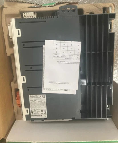 Schneider Electric LXM32MD18N4 Motion servo drive Lexium 32 208/480 V, 1.8 kW