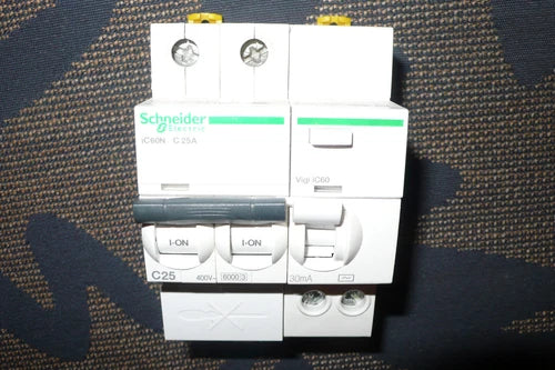 DISJONCTEUR A9F77225 DIFFERENTIEL A9Q11225 SCHNEIDER ELECTRIC 25A 30mA AC, 2POLE