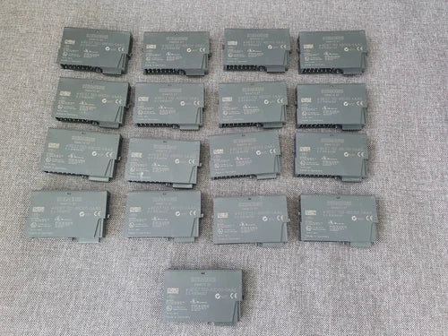 Siemens 6ES7 132-4BD00-0AA0 6ES71324BD000AA0 DIGITAL OUTPUT MODULE (lot of 17)