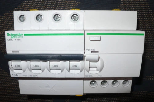 DISJONCTEUR DIFERENTIEL 4POLES 16A 300mA COURBE K SCHNEIDER ELECTRIC 16AMPERES