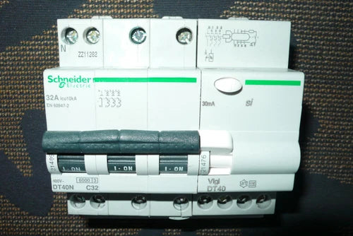DISJONCTEUR DIFERENTIEL 4P TETRA 32A 30mA TIPO A SI SCHNEIDER ELECTRIC 32AMPERE