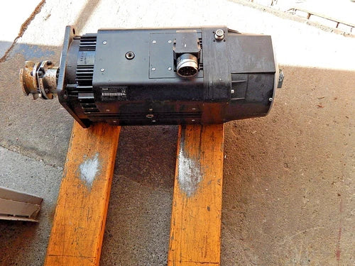 Rexroth 3 Phase Induction Motor R911321708 MAD130C-0100-SA-M2-BG0-05-R1