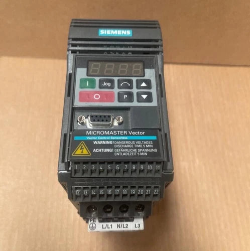 Siemens - 6SE3212-8CA40 - MICROMASTER Vector Drive, 0.55 kW, 230V