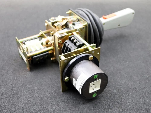 Siemens Double Master Switch 3SJ7222-0TZ07 2x 125/220/380VAC 2x 10/10/6A