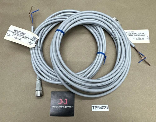 (2) NEW NO BOX- Omron XS2F-D421-GA0-F Round Water Resistant Connector Crossers