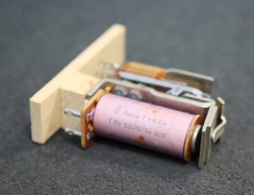 SIEMENS Kleines Rundrelais T ris6 a T Bv 62012/9e 80c 49R9 RETRO-ARTIKEL