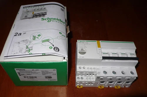 DISJONCTEUR TELECOMMANDE A9C62440 SCHNEIDER ELECTRIC 40A 4POLES 40AMPERES TETRA.