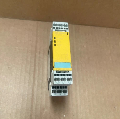 Siemens - 3TK2840-2BB40 - SIRIUS Safety Relay w/ Electronic Enabling Circuits