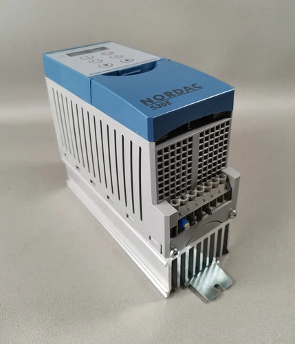 Nordac SK 530E-550-340-A + SK TU3-CTR mit Abdeckung