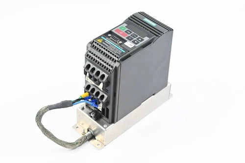 Siemens Micromaster 6SE3211-1DA40 inkl. Unterbau Filter 6SE3290-0DA87-0FB1