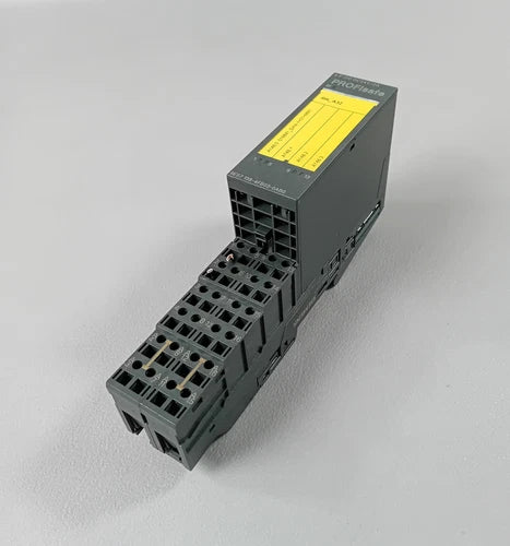 Siemens 6ES7 138-4FB03-0AB0 / 6ES7138-4FB03-0AB0 inkl. Sockel