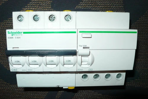 DISJONCTEUR A9F77463 DIFFERENTIEL A9V11463 TETRA 63A 30mA SCHNEIDER ELECTRIC 4P.